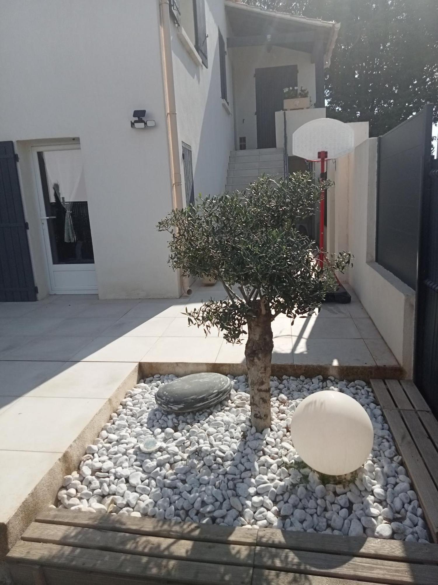 Les Lauriers Roses Apartman Fontvieille Kültér fotó